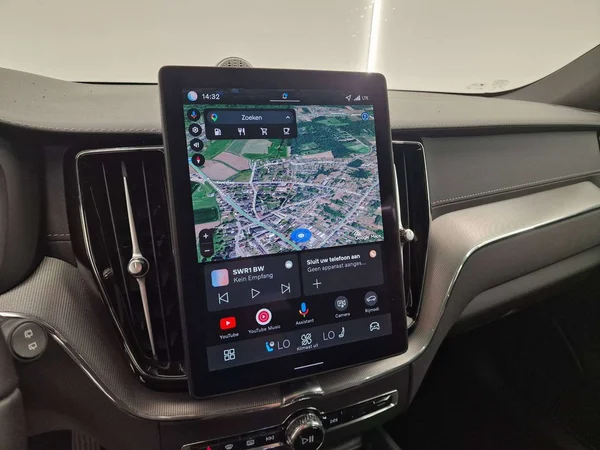 Volvo XC60 (2026) — foto 6 van 17