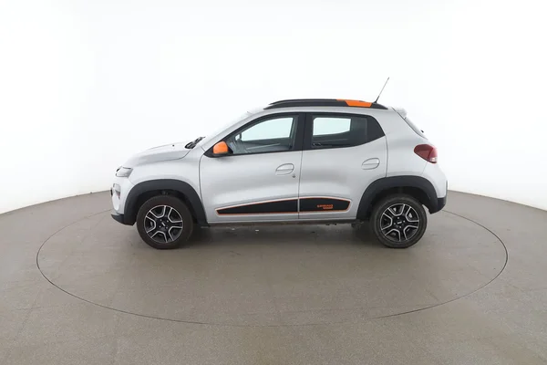 Dacia Spring (2023) — foto 10 van 17