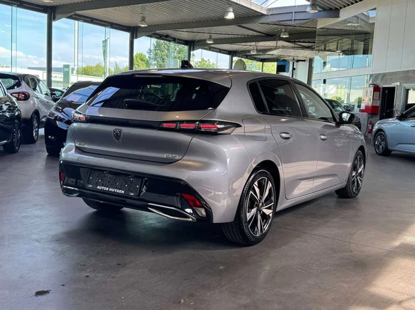 Peugeot 308 (2023) — foto 8 van 14