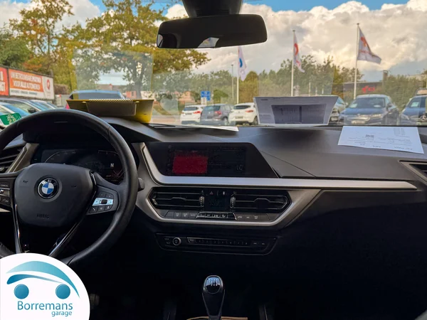 BMW 116 (2023) — foto 8 van 44
