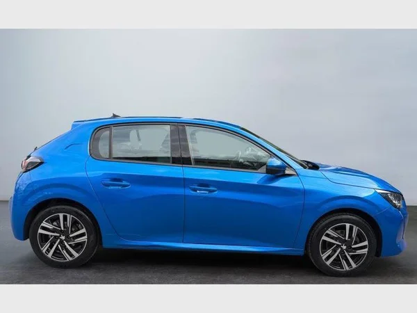 PEUGEOT 208 (2020) — foto 26 van 29