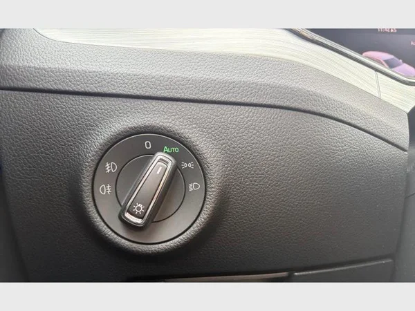 Skoda Superb Combi (2023) — foto 9 van 27