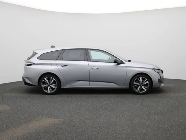 Peugeot 308 (2022) — foto 37 van 40