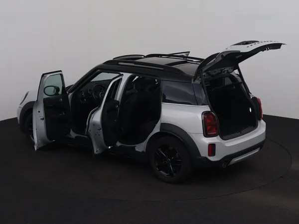 MINI Cooper SE Countryman (2021) — foto 33 van 34