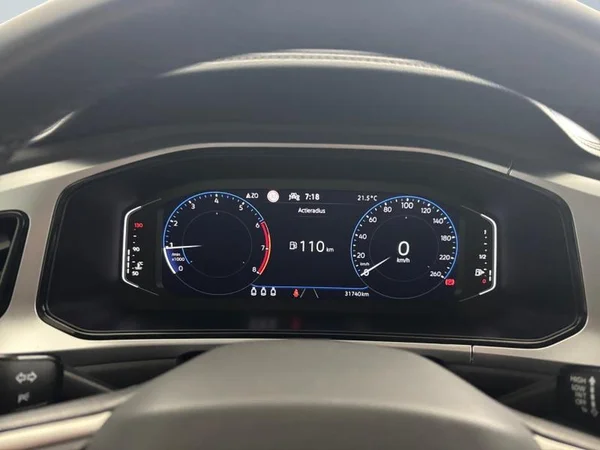 VOLKSWAGEN T-Roc (2022) — foto 6 van 17