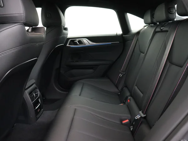 BMW i4 (2024) — foto 5 van 31