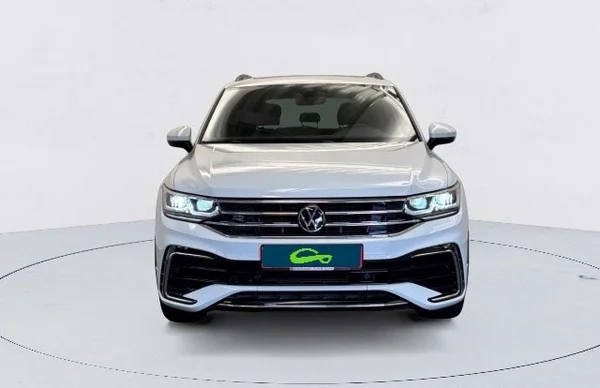 Volkswagen Tiguan (2023) — foto 10 van 14