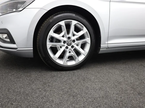 VOLKSWAGEN Passat Variant Dsl (2020) — foto 16 van 23