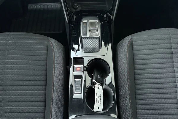 Peugeot E-208 (2022) — foto 4 van 18