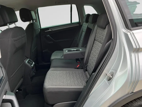 VOLKSWAGEN Tiguan (2021) — foto 19 van 22