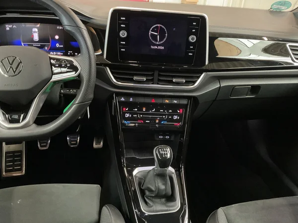 VOLKSWAGEN T-Roc (2023) — foto 6 van 23