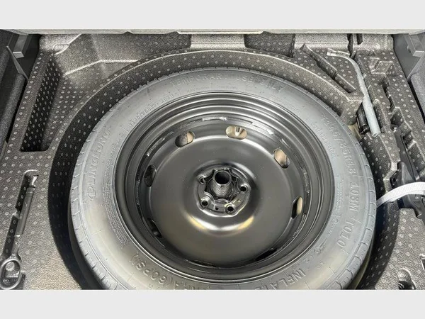 VOLKSWAGEN Tiguan (2026) — foto 19 van 28