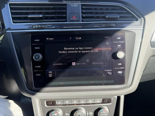 VOLKSWAGEN Tiguan Dsl (2019) — foto 19 van 26