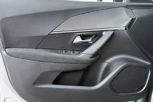 Peugeot 2008 (2025) — foto 9 van 19