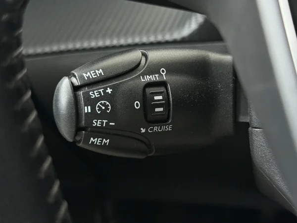 PEUGEOT 2008 (2021) — foto 9 van 26