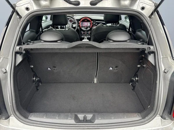 MINI Mini (F56 LCI II) (2023) — foto 25 van 31