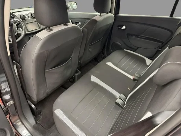 Dacia Sandero Stepway (2018) — foto 17 van 17