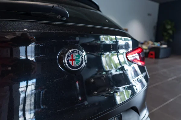 Alfa Romeo Stelvio (2019) — foto 4 van 38