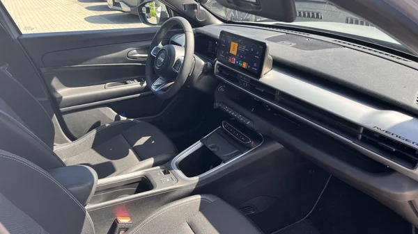 Jeep Avenger (2025) — foto 3 van 14
