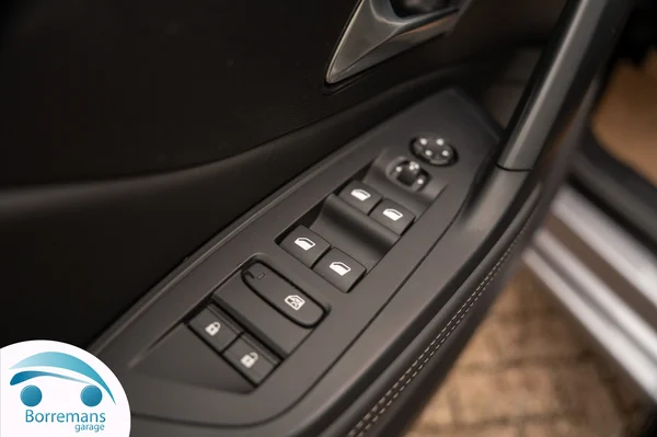 Peugeot 308 (2023) — foto 8 van 60