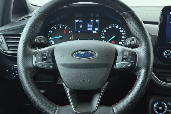 Ford Fiesta (2022) — foto 2 van 22