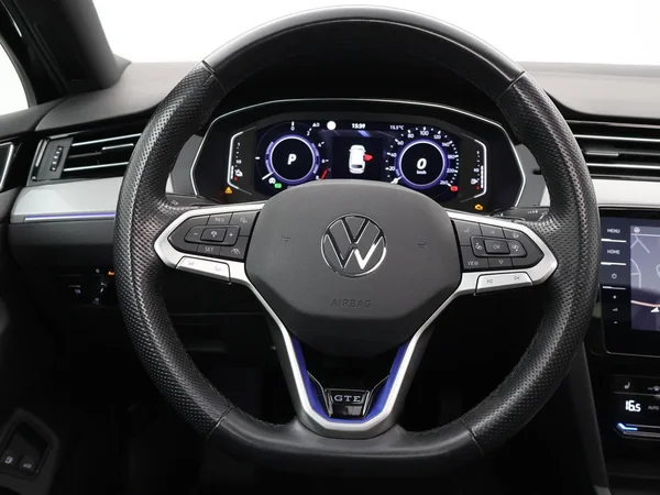 Volkswagen Passat (2022) — foto 5 van 29