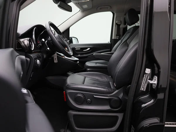 Mercedes-Benz EQV (2023) — foto 5 van 48