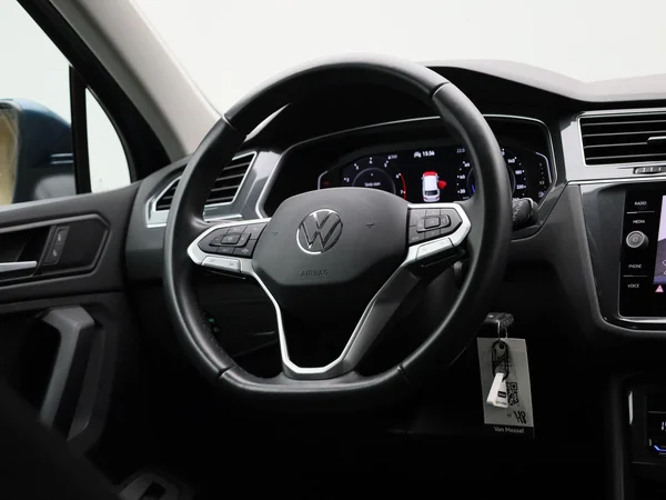 Volkswagen Tiguan (2022) — foto 31 van 39