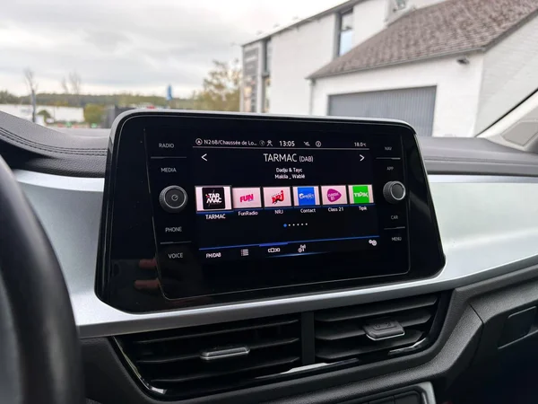 VOLKSWAGEN T-Roc (2023) — foto 5 van 19