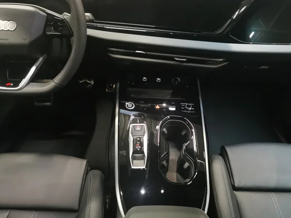 AUDI A5 Avant e-hybrid (PHEV) (2026) — foto 6 van 16