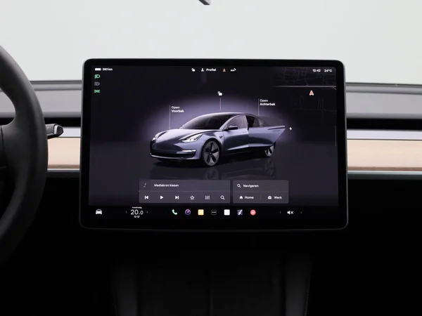 Tesla Model 3 (2022) — foto 46 van 47