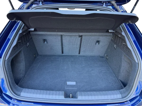 AUDI A3 Sportback (2023) — foto 9 van 17