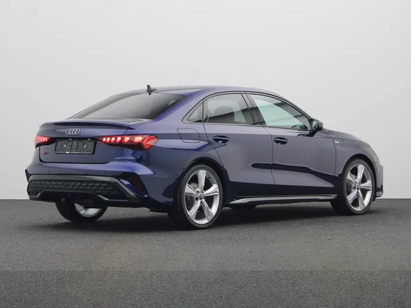 AUDI A3 Sedan (2024) — foto 12 van 24