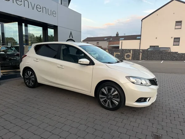 Nissan Pulsar (2017) — foto 9 van 20