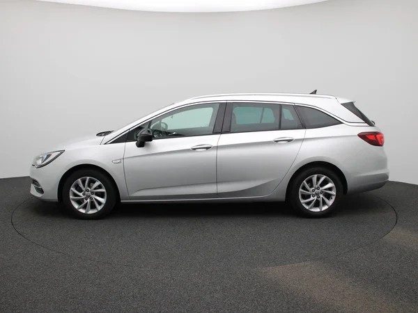 Opel Astra (2021) — foto 33 van 38