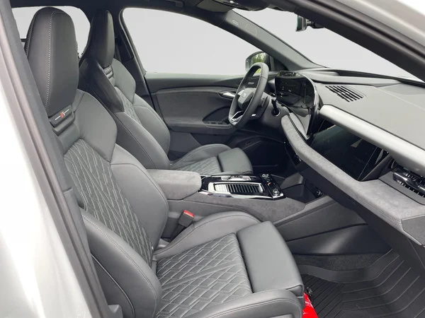AUDI Q6 e-tron (2024) — foto 7 van 24