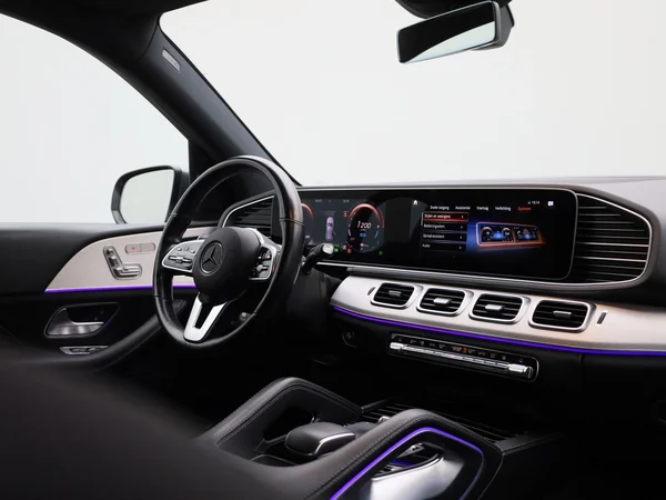 Mercedes-Benz GLE (2022) — foto 35 van 45