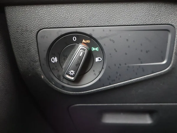 VOLKSWAGEN Tiguan (2022) — foto 14 van 24