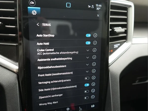 VOLKSWAGEN Amarok Double Cab Dsl (2024) — foto 17 van 28