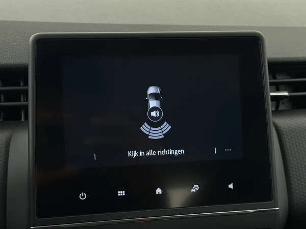 RENAULT Clio (2022) — foto 11 van 26