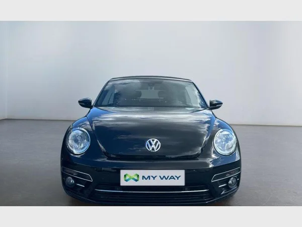 Volkswagen Beetle Cabriolet (2017) — foto 23 van 29