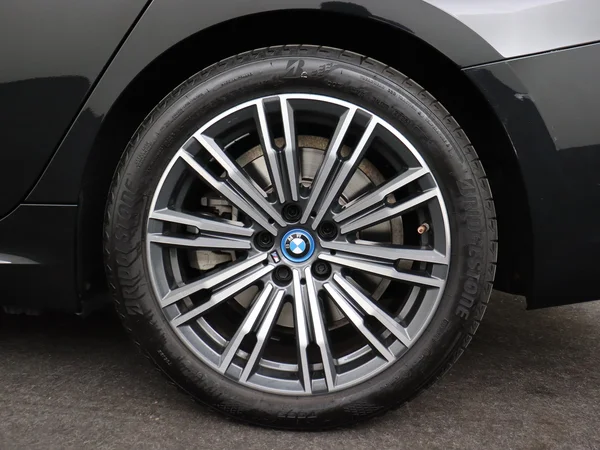 BMW 330 (2022) — foto 7 van 32