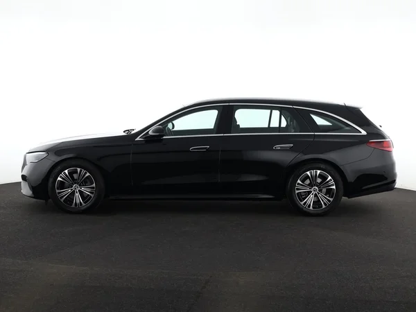 MERCEDES E 220 (2024) — foto 12 van 29