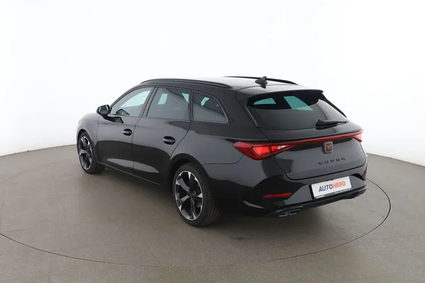 Cupra Leon (2023) — foto 10 van 16