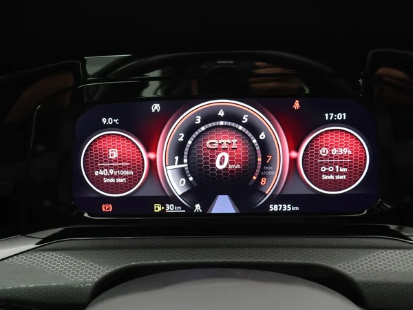 VOLKSWAGEN Golf VIII GTI (2024) — foto 16 van 30
