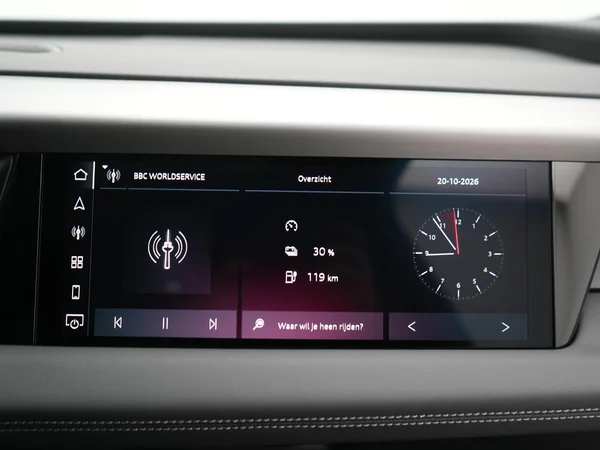 AUDI Q6 Sportback e-tron (2025) — foto 18 van 41