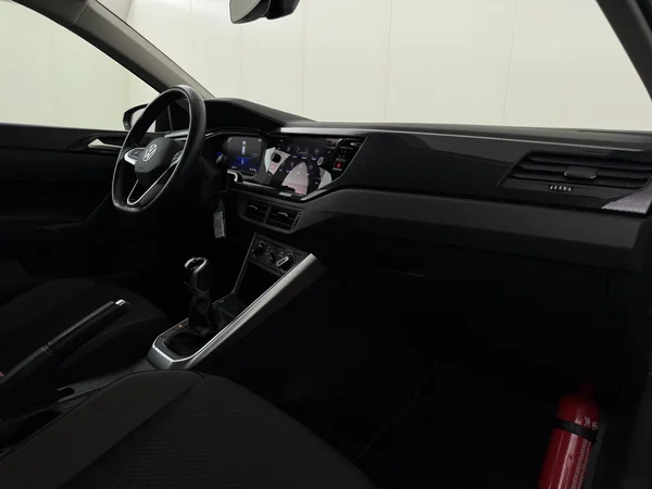 VOLKSWAGEN Polo (2022) — foto 3 van 27