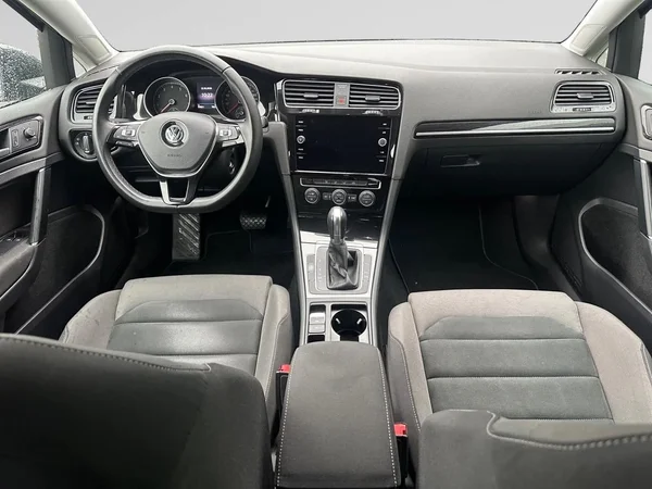 VOLKSWAGEN Golf VII (2018) — foto 13 van 24