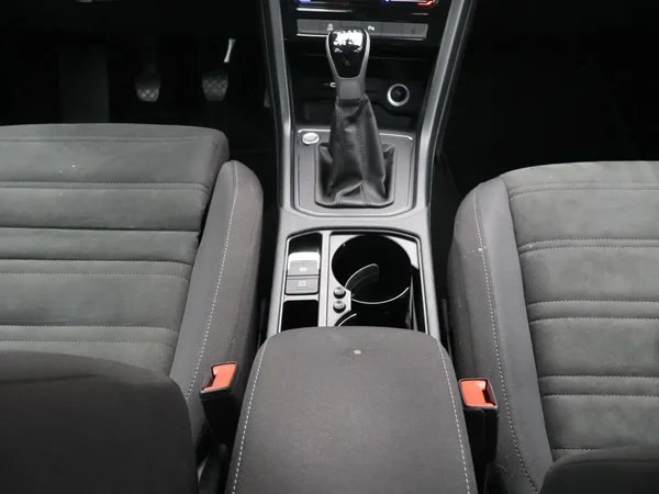 Volkswagen Touran (2023) — foto 8 van 25