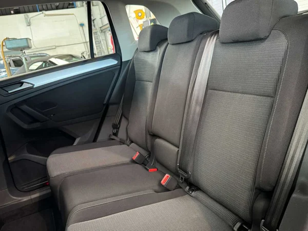 Volkswagen Tiguan (2021) — foto 15 van 17